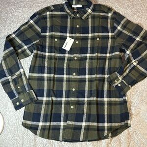 Sonoma Supersoft flannel button down collared shirt. NWT.